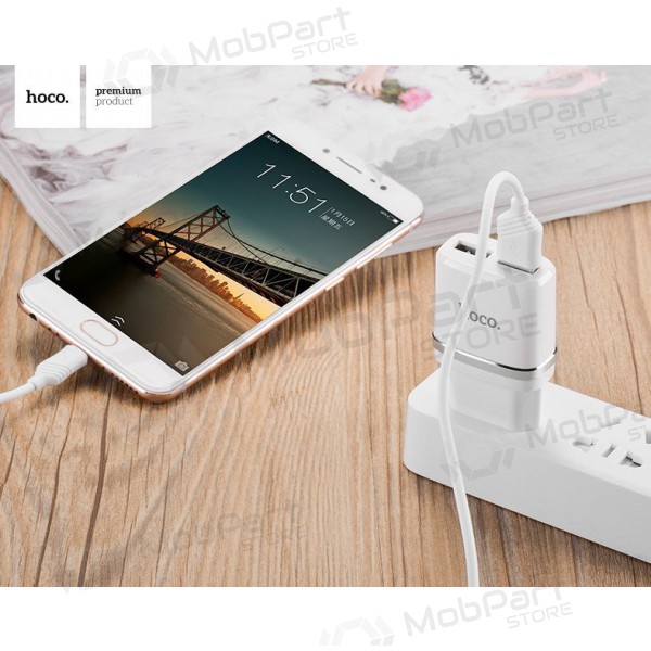 Laddare HOCO C12 Smart Dual USB + Lightning kabel (5V 2.4A) (vit)